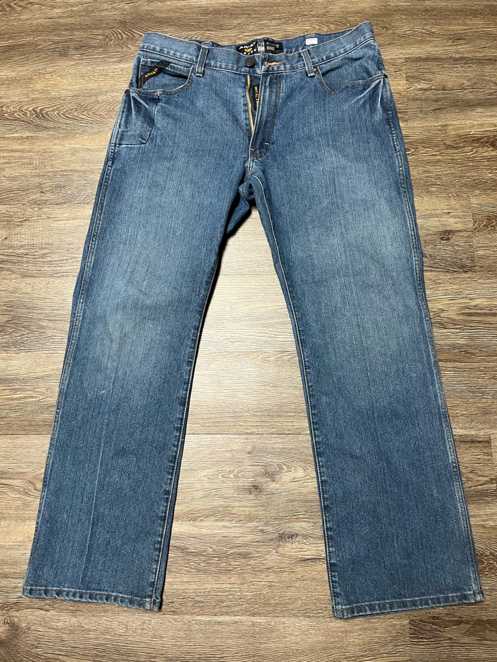 Ariat Men's rebar relaxed boot Straight-Leg Jeans in Mid Blue Denim